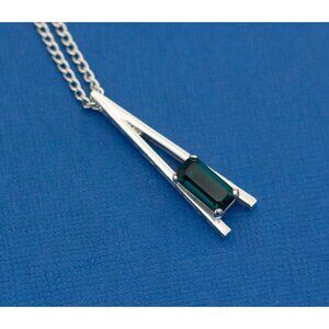 22 Inch, Art Nouveau Silver Tone Chain Green Stone Pendant Necklace by Avon - D6